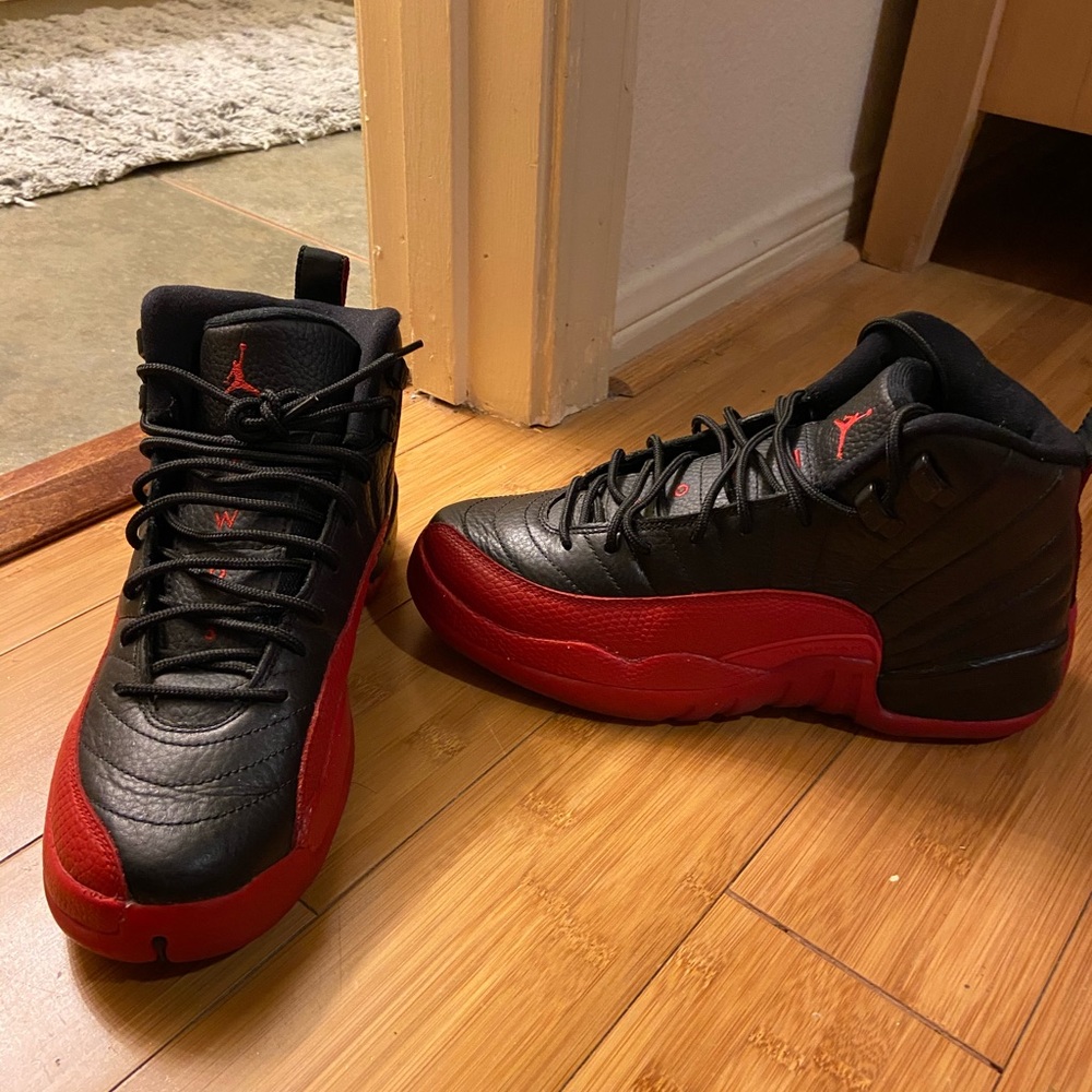 Jordan 12 Flu game size 6.5 (No Box) Used